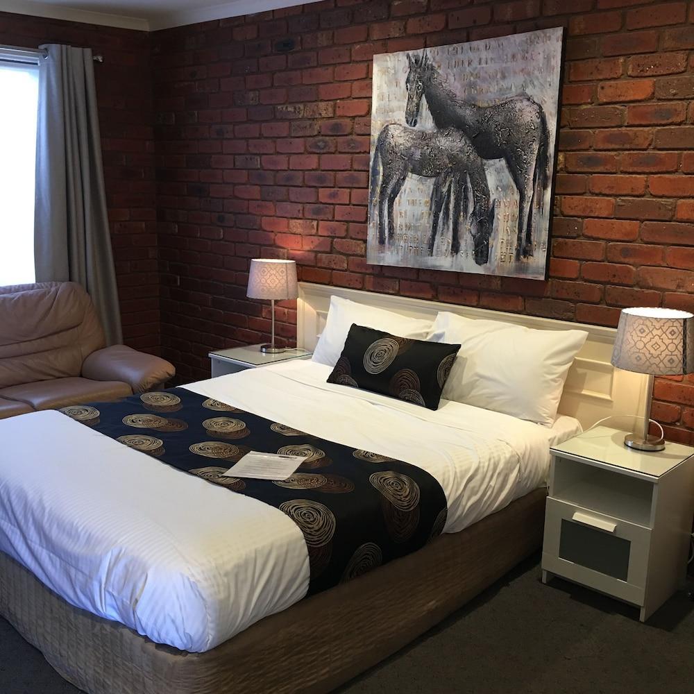 Melton Motor Inn And Apartments Bagian luar foto