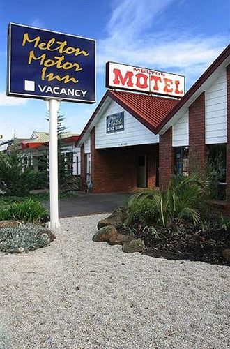 Melton Motor Inn And Apartments Bagian luar foto
