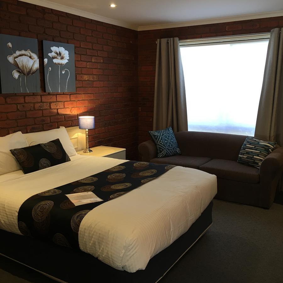 Melton Motor Inn And Apartments Bagian luar foto