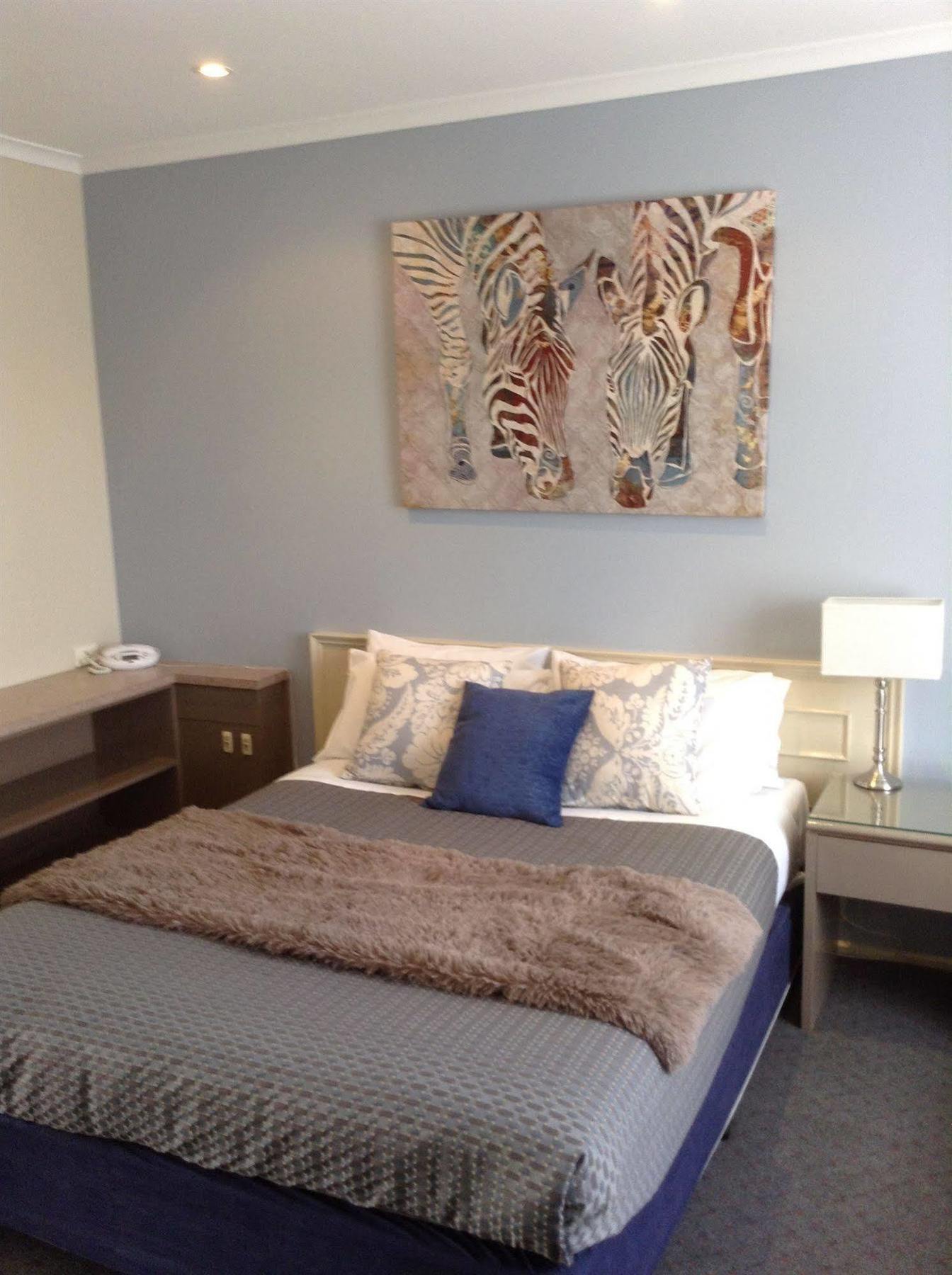 Melton Motor Inn And Apartments Bagian luar foto