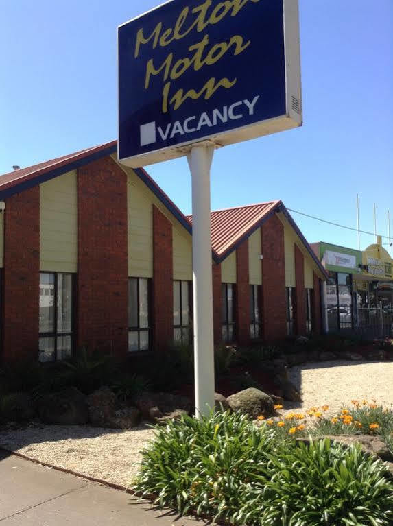 Melton Motor Inn And Apartments Bagian luar foto